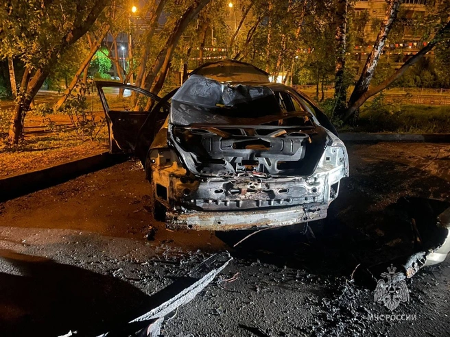 Рядом с транспортными средствами и на них обнаружили большое количество нефтепродуктов | Источник: ГУ МЧС по Иркутской области / T.me