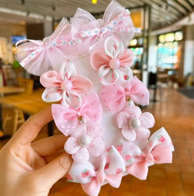 17. Набор заколок для девочек