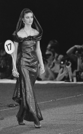 Как проходил первый конкурс красоты в СССР: купальники с рынка и кассетный магнитофон для победительницы