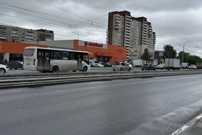 На Малышевском мосту изменили схему движения