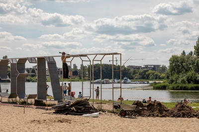 С центрального пляжа Ярославля убирают фотозону «Подзеленье»