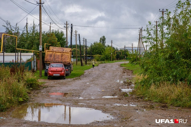 Дороги есть не на всех улицах | Источник: Булат Салихов / UFA1.RU