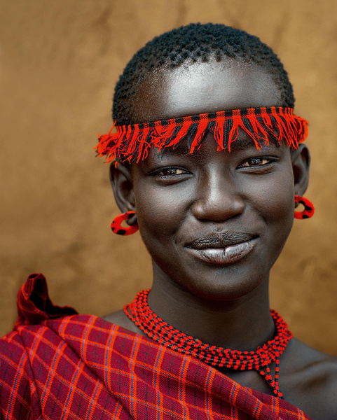 Шрамы украшают: как должна выглядеть девушка эфиопского племени боди