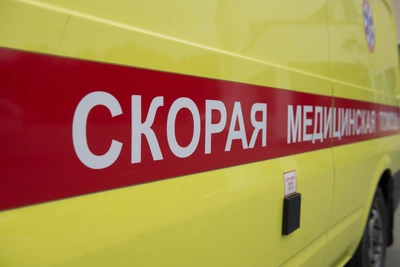 Девушка упала с высоты в Калининском районе