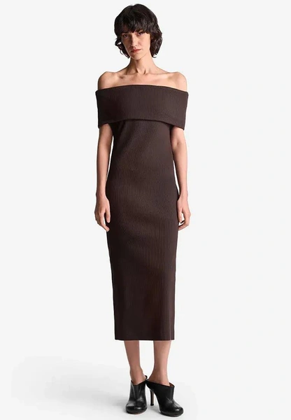 Что обязательно должно быть в вашем гардеробе весной 2026 года