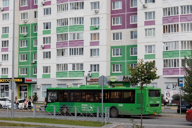 Дорога на автобусе из Ново-Патрушево до центра Тюмени занимает больше часа и вам крупно повезет если все это время вы будете сидеть | Источник: Ирина Шарова / 72.RU