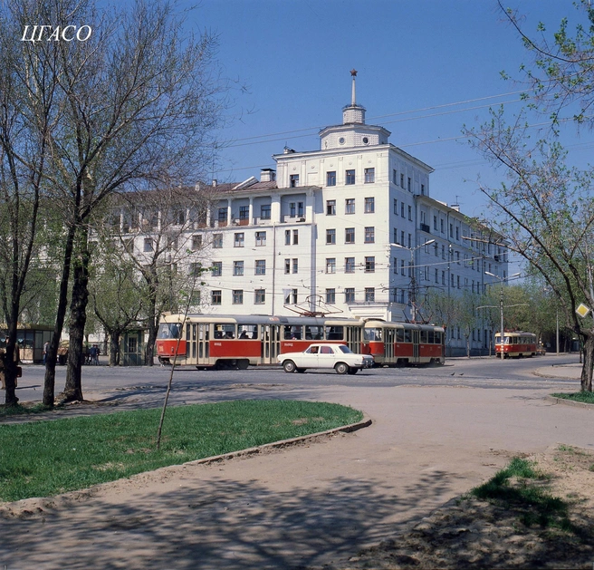 Общий вид Дома Красной Армии на перекрестке Красноармейской и Арцыбушевской. 1979 год. | Источник: фотофонд Центрального государственного архива Самарской области