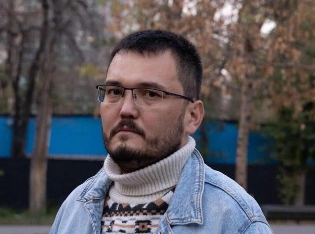Жена арестованного каракалпакского активиста Акылбека Муратова заявила о домогательствах со стороны сотрудника СИЗО Алматы