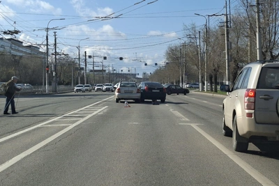 Волгоградцы попали в пробку из-за аварии на Первой продольной