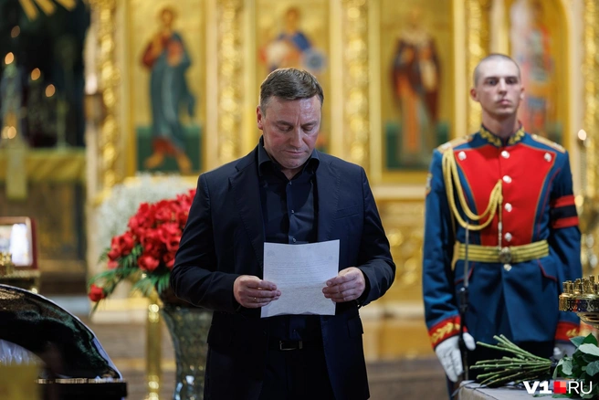 Коллеги Евгения Волколупова отмечают его принципиальность и сердечность | Источник: Алексей Волхонский / V1.RU