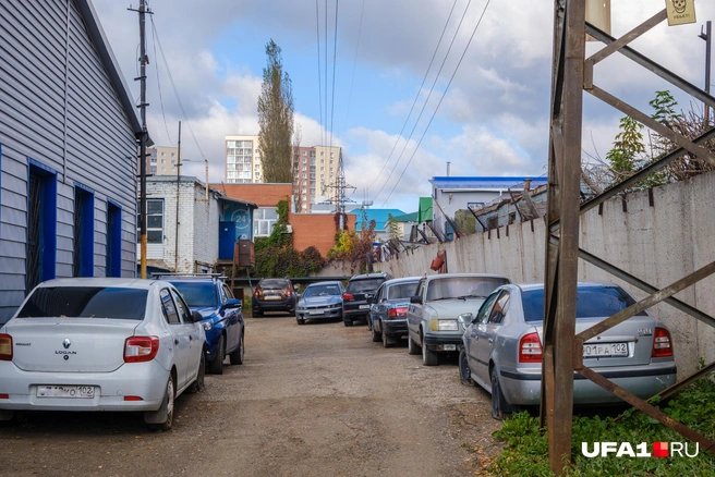 Один поворот, и ты на парковке  | Источник: Булат Салихов / UFA1.RU