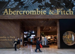 «Пи Дидди мира моды»: генеральный директор Abercrombie & Fitch арестован по тем же обвинениям, что и скандальный музыкальный продюсер