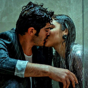 Горячая пошла: 5 ну очень жарких поцелуев в душе из турецких сериалов 🔥