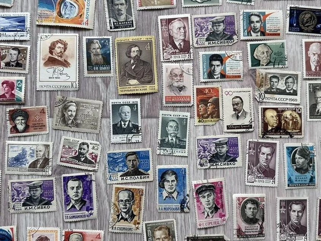 Среди экспонатов — как новые, так и гашеные почтовые марки | Источник: «Авито»