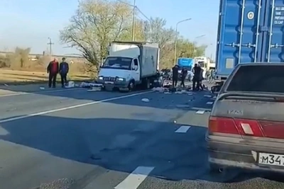 Семь человек пострадали в массовой аварии под Волгоградом