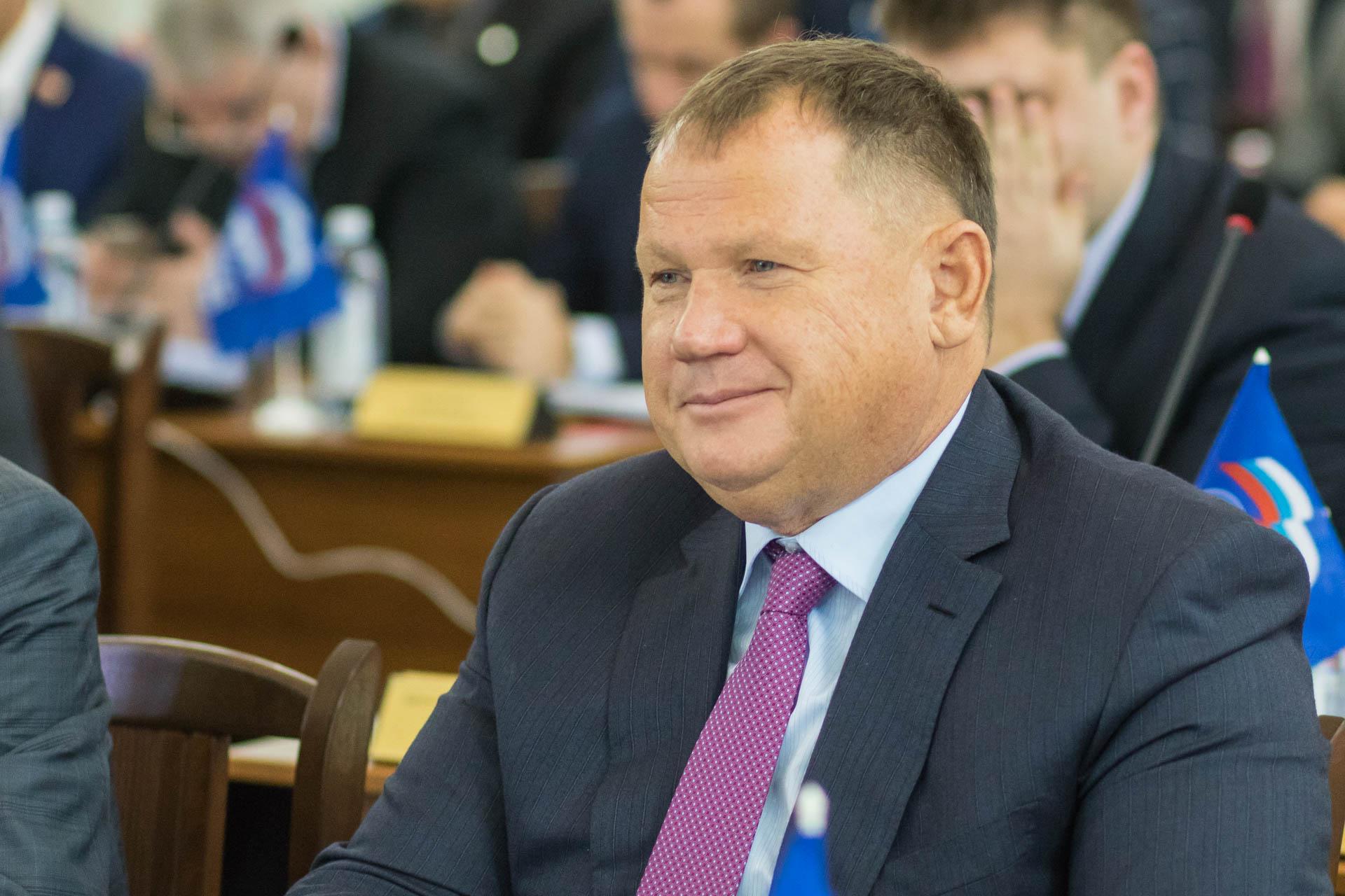 «Не имеют права увольняться»: один из богатейших депутатов Перми предложил отправлять на СВО экс-сотрудников МВД — видео