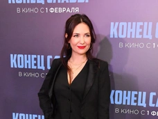 Климова поздравила красавца сына с 19-летием, жена Петросяна потеряла голос на нервной почве: соцсети звезд