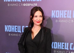 Климова поздравила красавца сына с 19-летием, жена Петросяна потеряла голос на нервной почве: соцсети звезд