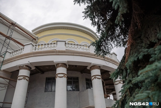 С недавних пор театр кукол Новокузнецка носит имя актера Владимира Машкова | Источник: Максим Серков / NGS42.RU