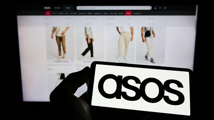 «Обидно, что не можешь купить, правда?»: Собчак, Айза в шоке от наглости ASOS к россиянам