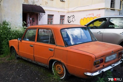 Мэр Ярославля распорядился убрать брошенные автомобили