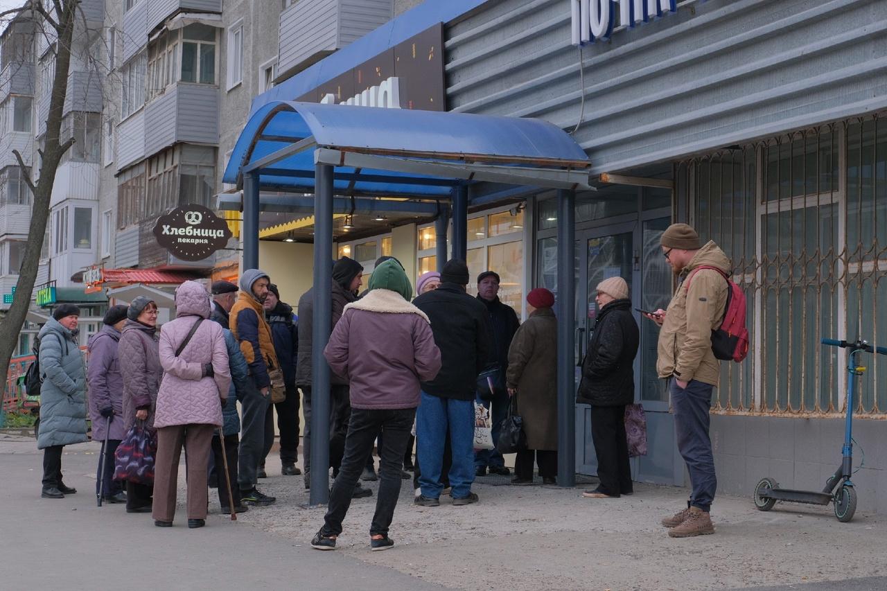 «Это просто коллапс!»: пермяки массово жалуются на огромные очереди в почтовых отделениях