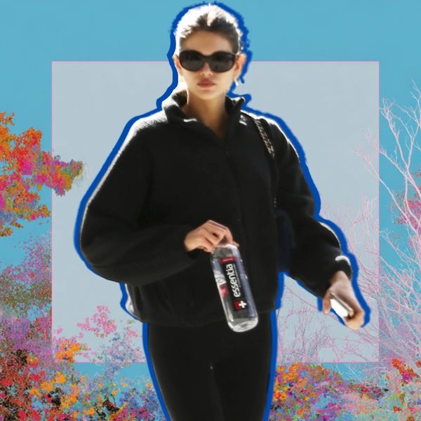 Флисовая толстовка как у Кайи Гербер — модный тренд, который не даст замерзнуть зимой 2025/26 | Источник: theGirl