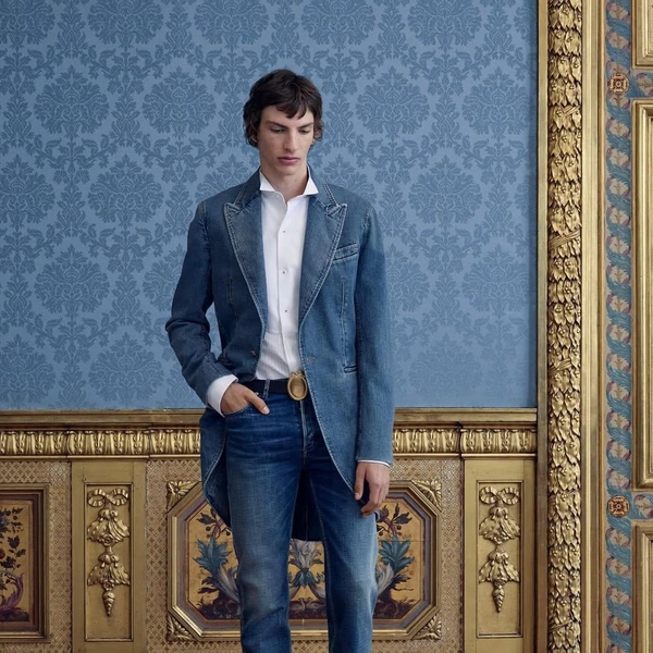 Мужской Dior глазами Джонатана Андерсона: деним, вышивка и дух Лиги Плюща