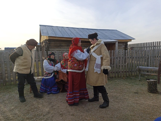 Юношу провожают на защиту родной земли | Источник: Анна Сарапульцева /45.RU