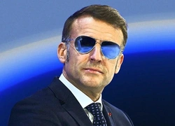 Очки Эммануэля Макрона на форуме в Давосе: бренд, цена и реакция общественности