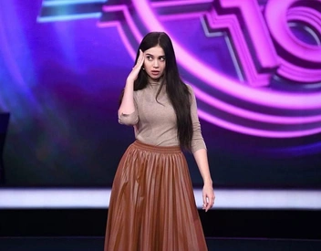 Ольга Картункова посоветовала участнице «Comedy Баттл» сменить образ и подачу, на что Павел Воля ответил: похоже, Леся вовсе не играет, а ведет себя естественно