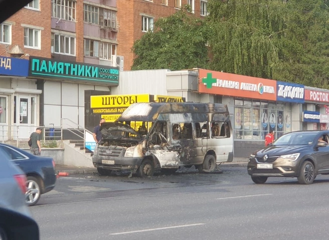 В Пензе сгорел микроавтобус с рязанскими номерами | ya62.ru