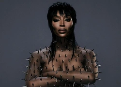 Колючая и обнаженная Наоми Кэмпбелл появилась на снимках у Alexander Wang