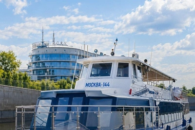 Обновленный теплоход «Москва-144» вышел в Омске