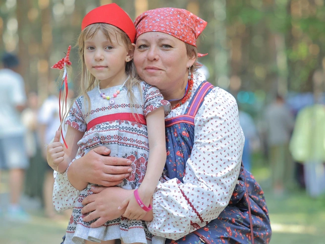 Участники фестиваля придумали оригинальные костюмы, а дети были одеты с особой тщательностью. | Источник: Дарья Пона
