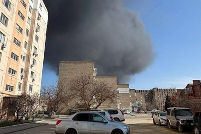 В селе Крым горит склад ГСМ, дым виден в Ростове