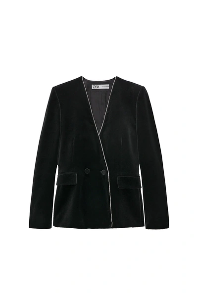 Блейзер со стразами ZaraЦена: 8 999 руб.Где купить: zara.com