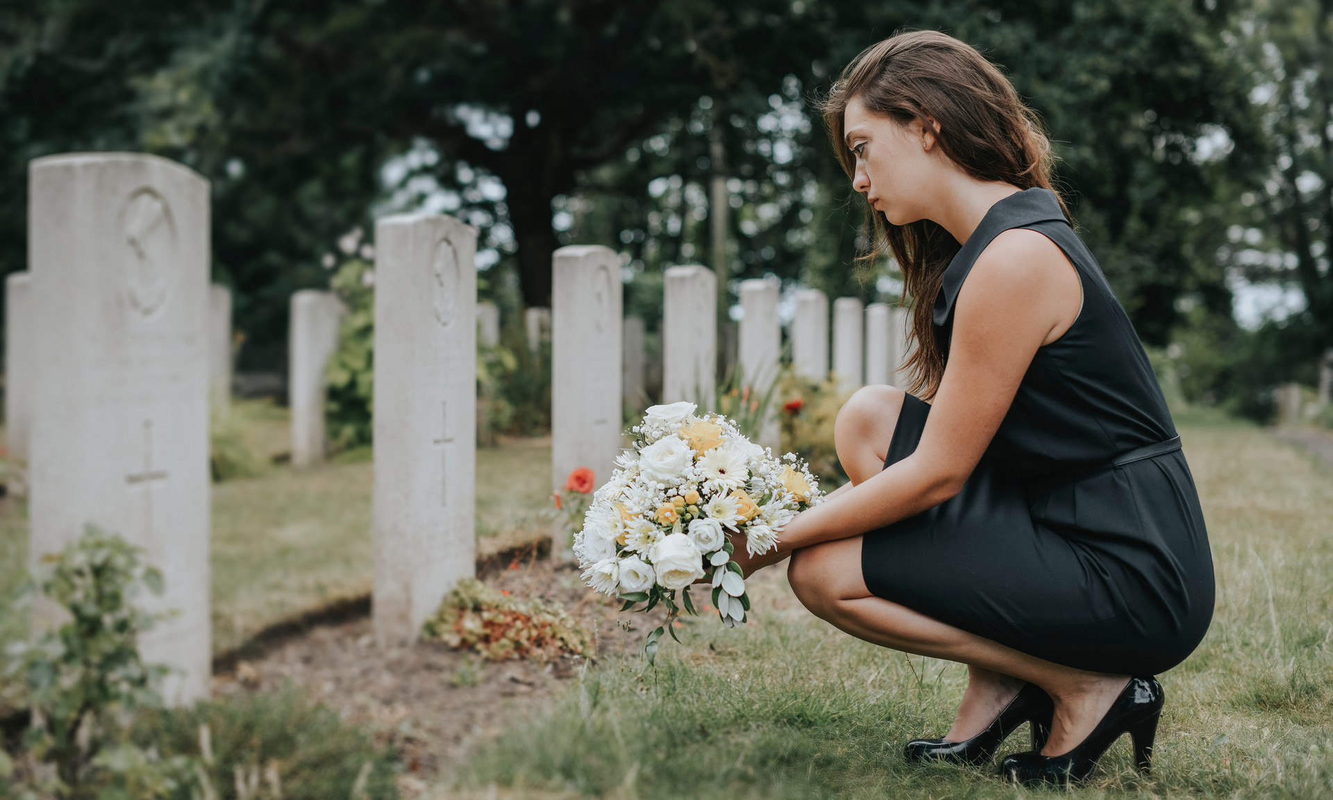 К чему снятся похороны: толкование по разным сонникам