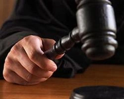 Директора школы осудили за гибель первоклассницы под хоккейными воротами | www.e1.ru