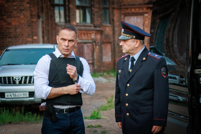 Роман Грибков исполнил роль полковника Василия Емельянова | Источник: телекомпания НТВ