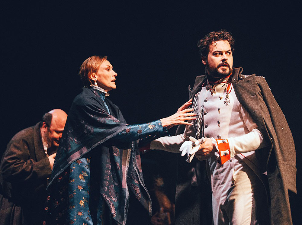 4 причины сходить на спектакль «Война и мир» в театре «Модерн» | marieclaire.ru