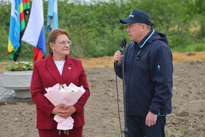 В аэропорту Охи открыли бюст лётчика Михаила Водопьянова