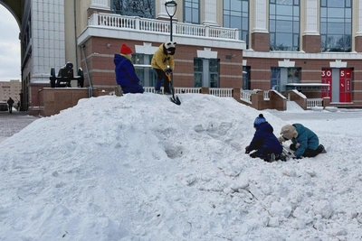 В Петербурге разрешили оставлять сугробы для детей