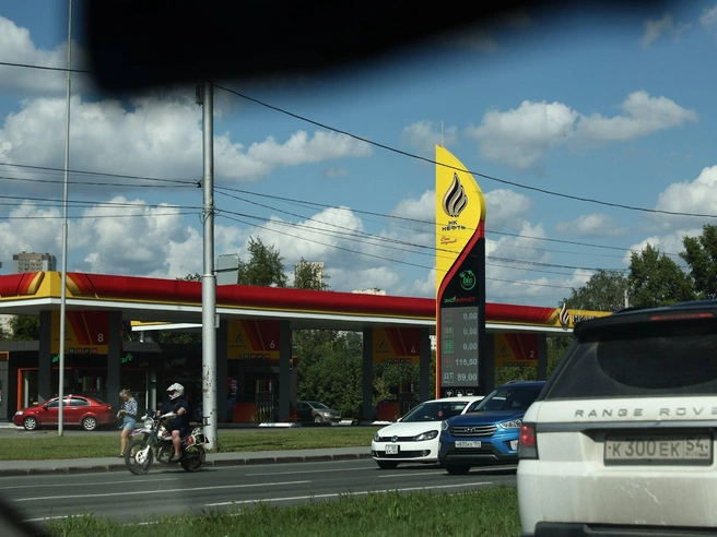 <p>На «НК-нефти» возле «Ауры» святятся «нули»</p> | Источник: Александр Ощепков / NGS.RU
