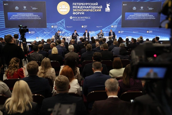 Челябинская область подтвердила статус одного из самых инвестиционно привлекательных регионов, заняв 5-е место в национальном рейтинге | Источник: Наиль Фаттахов / сайт губернатора Челябинской области