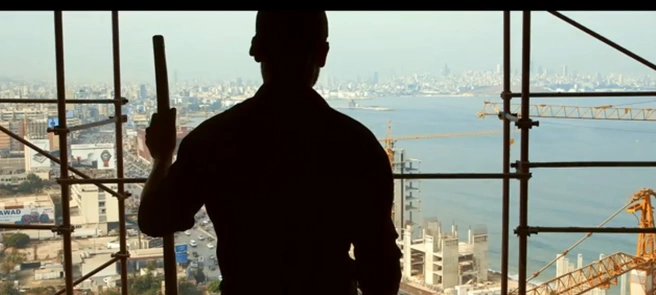 Кадр из трейлера фильма «Вкус цемента» | Источник: visionsdureel/Youtube.com