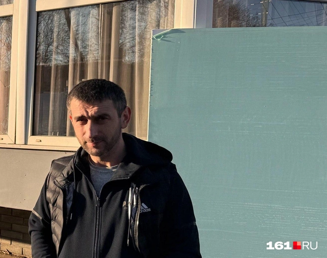 Равиль Гаджиев, владелец столовой, которая проработала две недели. Он сомневается, что получит компенсацию | Источник: Ирина Бабичева / 161.RU