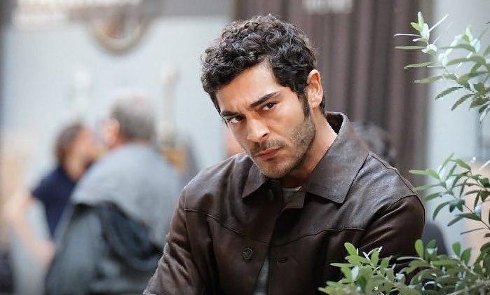 «Во мне есть одержимость». Почему звезда турецких сериалов Бурак Дениз постоянно попадает в скандалы
