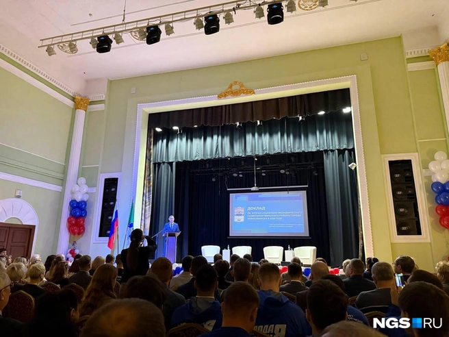 Встреча прошла в недавно отреставрированном Доме культуры имени Попова | Источник: Елизавета Горячева / NGS.RU