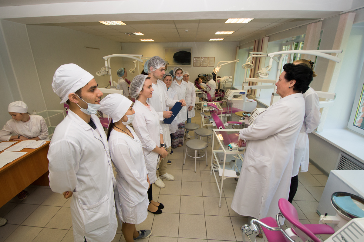 Возвращение рабства. Студенты-медики пожаловались на новые правила отработки после вуза